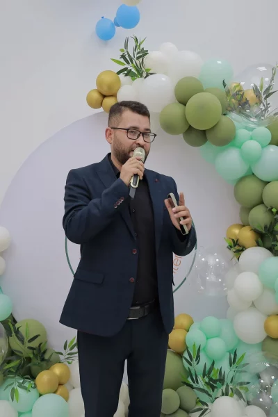 photo_5269389831392316547_w